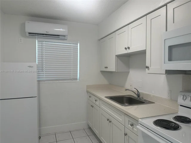 1821 Thomas St # 1, Hollywood FL 33020