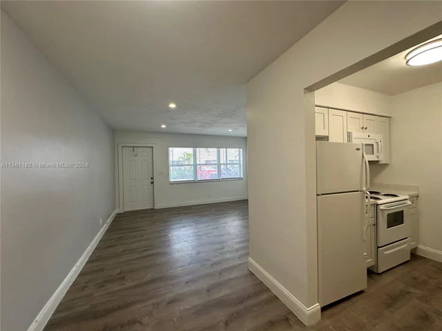 2300 Madison St # 102, Hollywood FL 33020