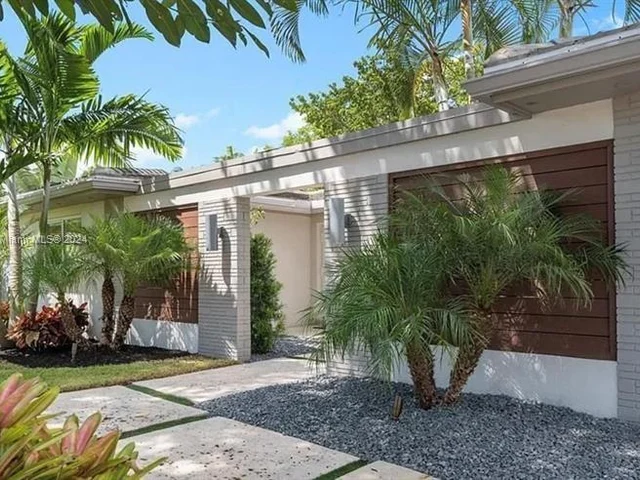 5821 NE 14th Way, Fort Lauderdale FL 33334