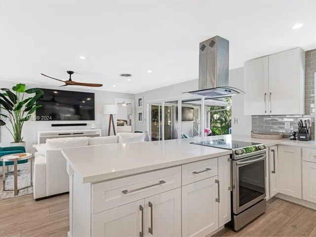 5821 NE 14th Way, Fort Lauderdale FL 33334