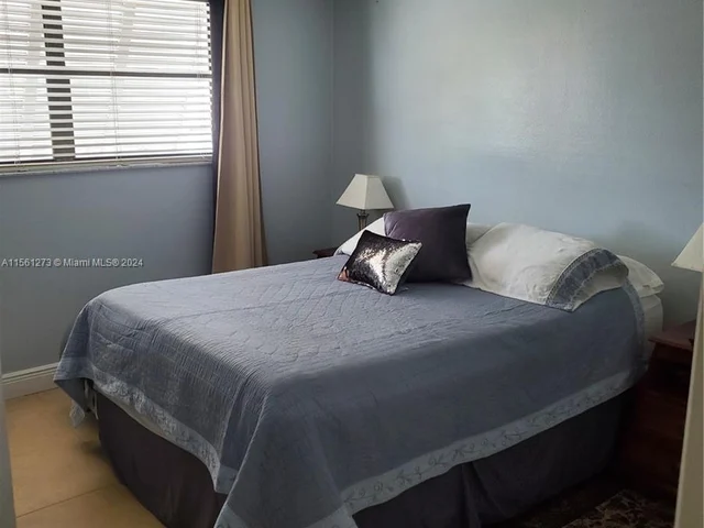 11233 NW 15th Pl, Pembroke Pines FL 33026