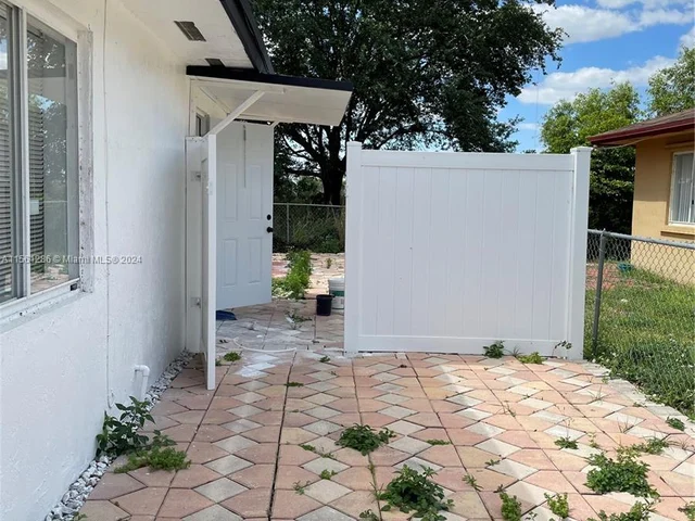 20776 NW 41st Ave Rd, Miami Gardens FL 33055