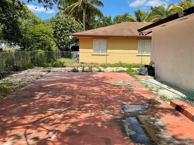 20776 NW 41st Ave Rd, Miami Gardens FL 33055