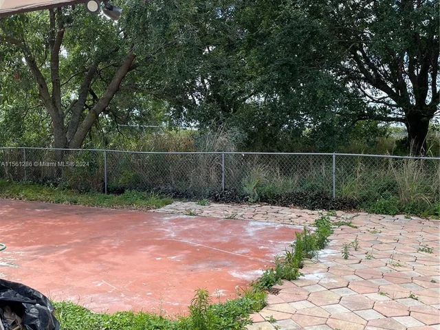 20776 NW 41st Ave Rd, Miami Gardens FL 33055