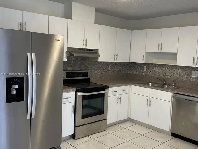 20776 NW 41st Ave Rd, Miami Gardens FL 33055