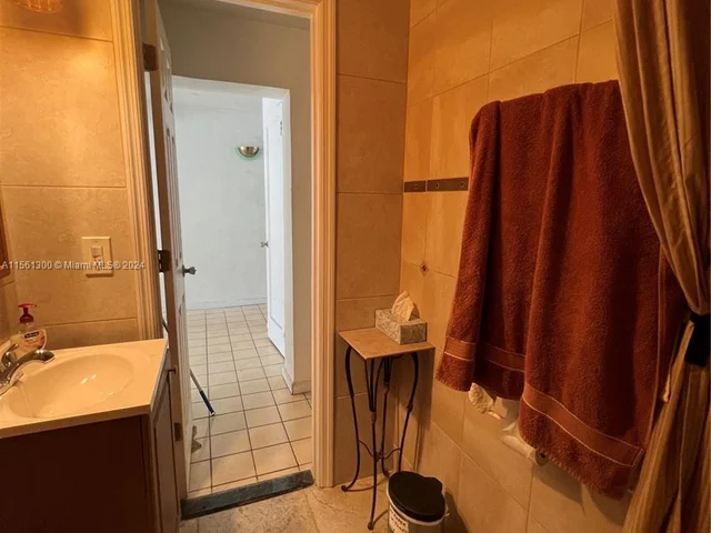 151 NW 146th St, Miami FL 33168