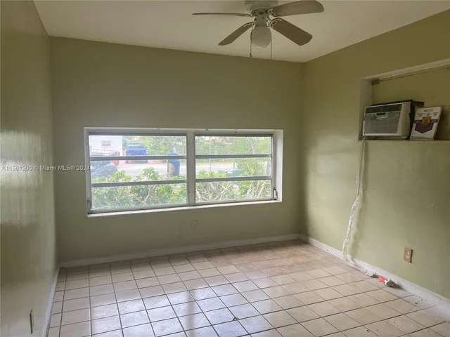 151 NW 146th St, Miami FL 33168