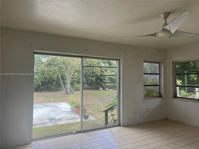 151 NW 146th St, Miami FL 33168