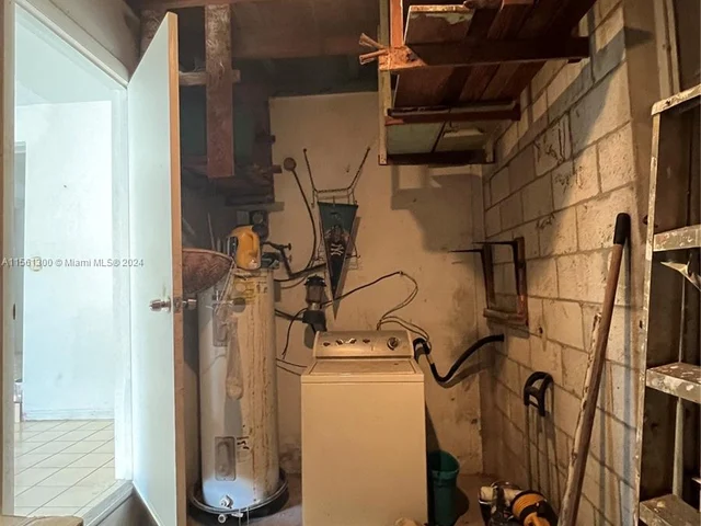 151 NW 146th St, Miami FL 33168