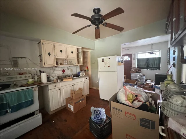 151 NW 146th St, Miami FL 33168