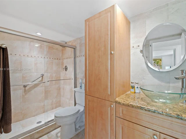 2001 Atlantic Shores Blvd # 110, Hallandale Beach FL 33009