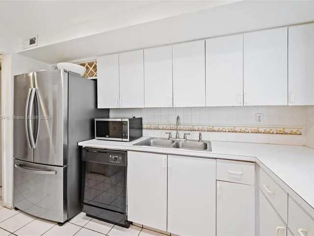 2001 Atlantic Shores Blvd # 110, Hallandale Beach FL 33009