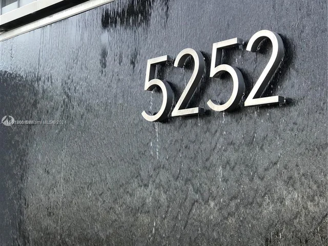 5252 NW 85th Ave # 1008, Doral FL 33166