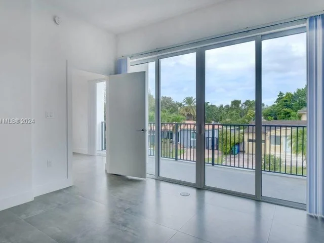 2010 SW 25th Ter # 403, Miami FL 33133