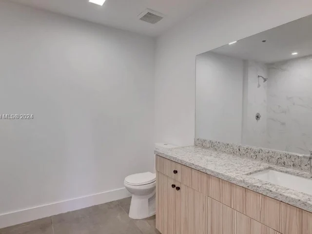 2010 SW 25th Ter # 403, Miami FL 33133