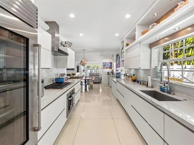 244 W San Marino Dr, Miami Beach FL 33139