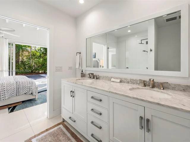 244 W San Marino Dr, Miami Beach FL 33139