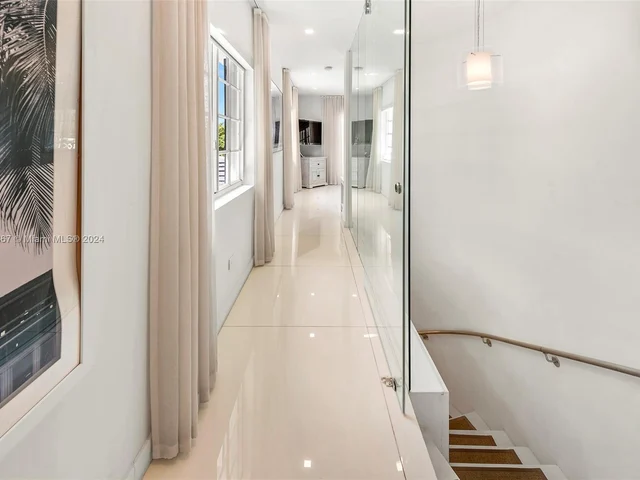 244 W San Marino Dr, Miami Beach FL 33139