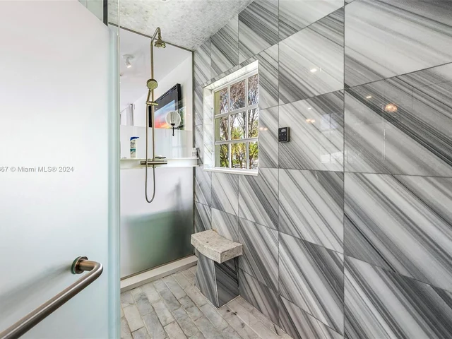 244 W San Marino Dr, Miami Beach FL 33139