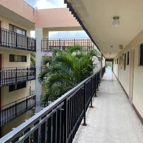 650 NE 149th St # 309A, Miami FL 33161
