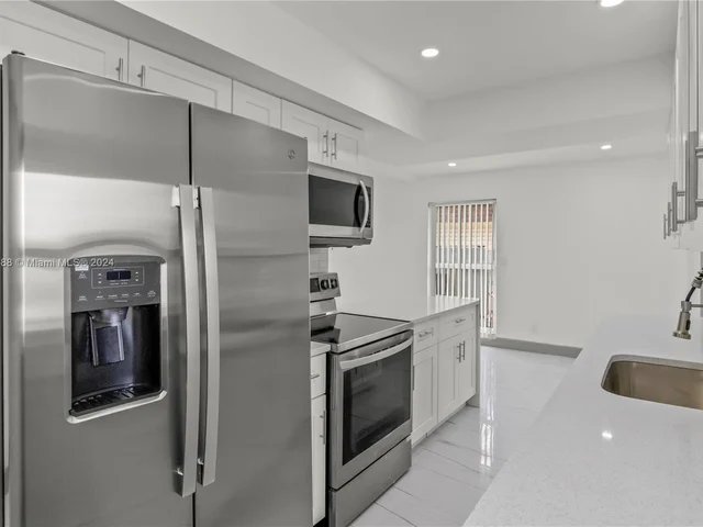 7901 NW 69th Ter, Tamarac FL 33321