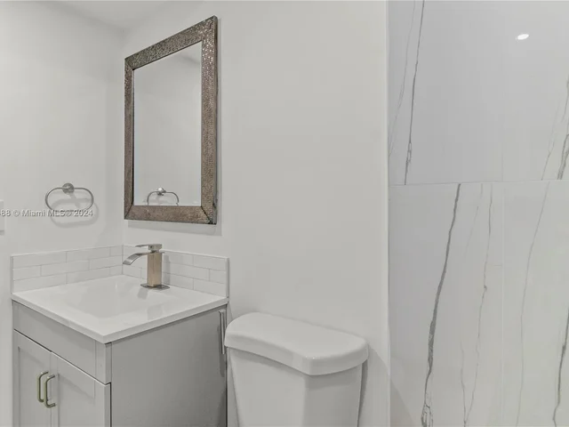 7901 NW 69th Ter, Tamarac FL 33321