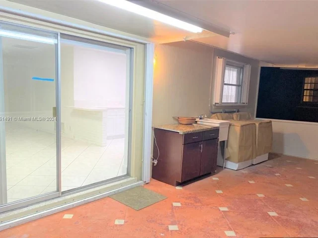 1815 N 43rd Ave, Hollywood FL 33021