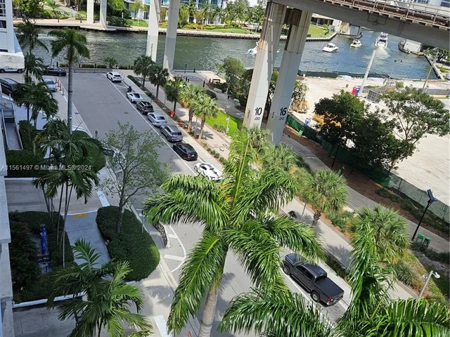 690 SW 1st Ct # 1915, Miami FL 33130