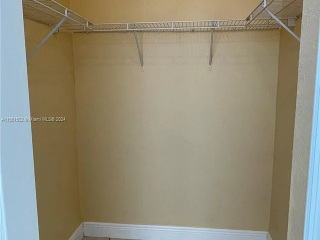 1666 SE 27th Ct # 100, Homestead FL 33035