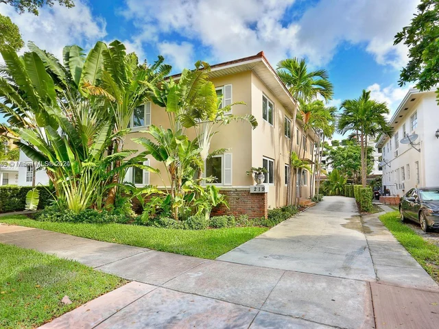 219 Menores Ave # 1, Coral Gables FL 33134