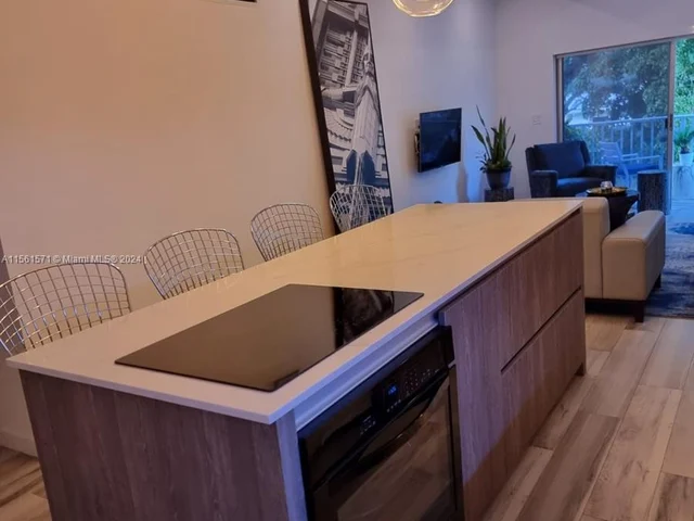 12105 NE 11th Pl # 105, North Miami FL 33161