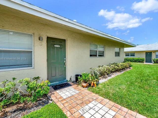 6955 SW 7th st # 4, Margate FL 33068