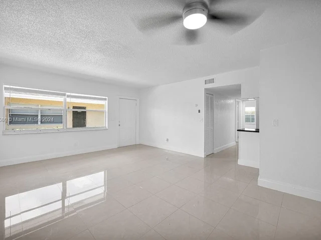 6955 SW 7th st # 4, Margate FL 33068