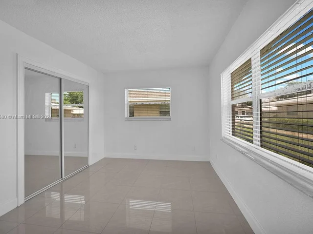 6955 SW 7th st # 4, Margate FL 33068