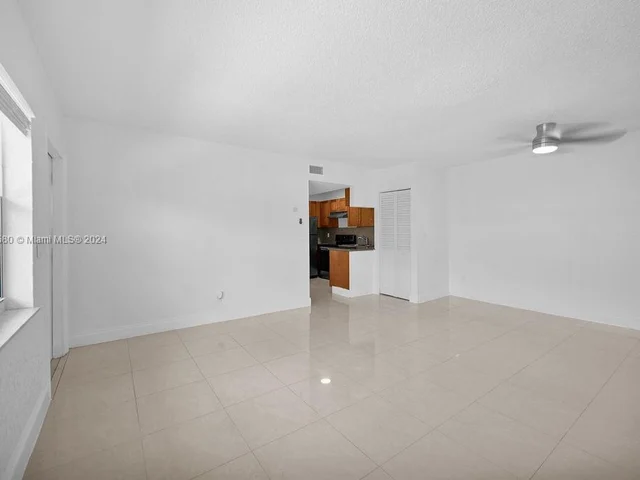 6955 SW 7th st # 4, Margate FL 33068