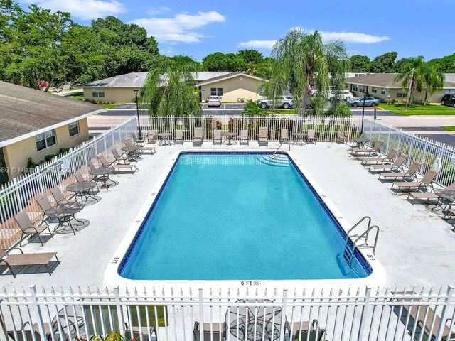 6955 SW 7th st # 4, Margate FL 33068