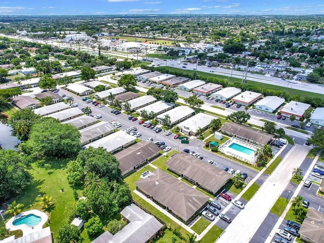 6955 SW 7th st # 4, Margate FL 33068