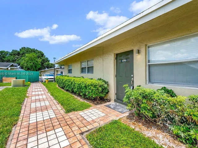 6955 SW 7th st # 4, Margate FL 33068