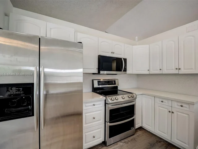 8922 NW 50th Ct, Coral Springs FL 33067