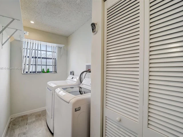 8922 NW 50th Ct, Coral Springs FL 33067