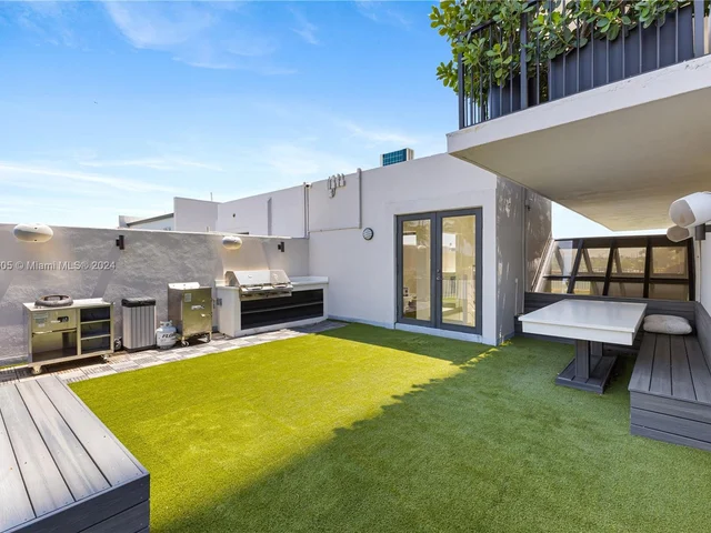 1000 Venetian Way # 101, Miami FL 33139