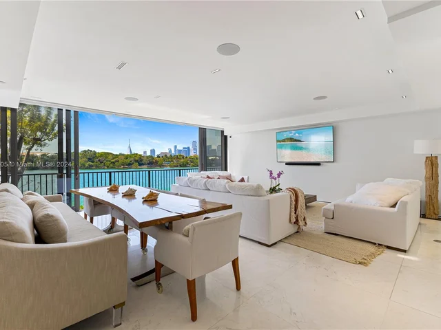 1000 Venetian Way # 101, Miami FL 33139