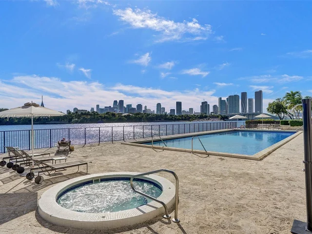 1000 Venetian Way # 101, Miami FL 33139