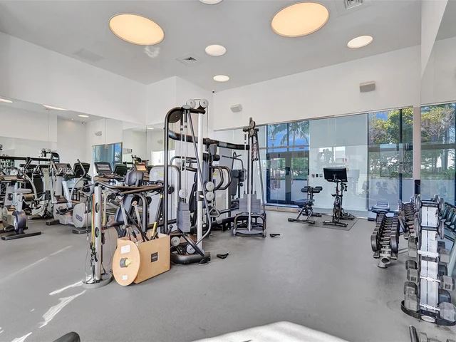 1000 Venetian Way # 101, Miami FL 33139