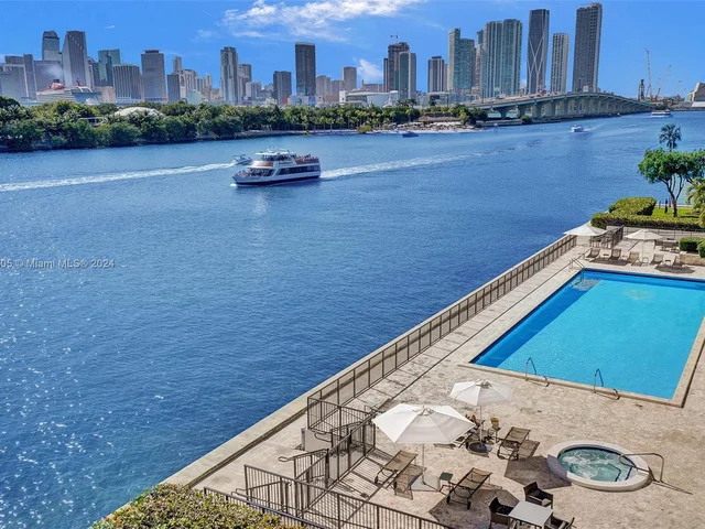 1000 Venetian Way # 101, Miami FL 33139