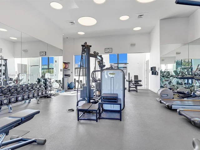 1000 Venetian Way # 101, Miami FL 33139