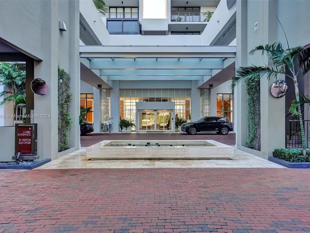 1000 Venetian Way # 101, Miami FL 33139