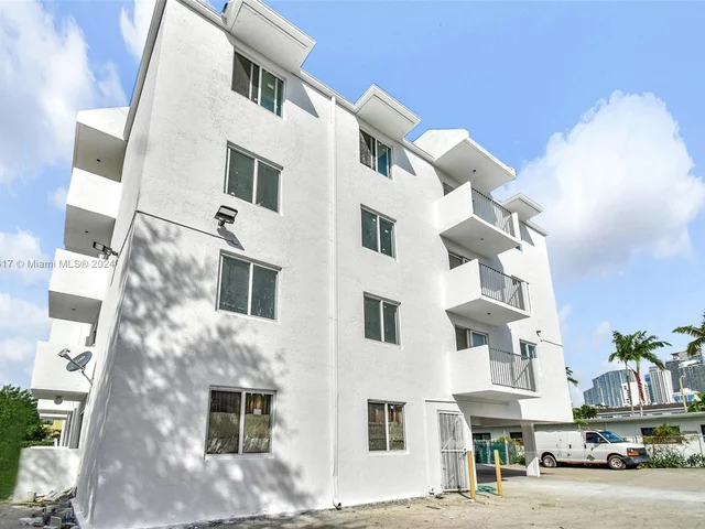 620 SW 10th St # 201, Miami FL 33130