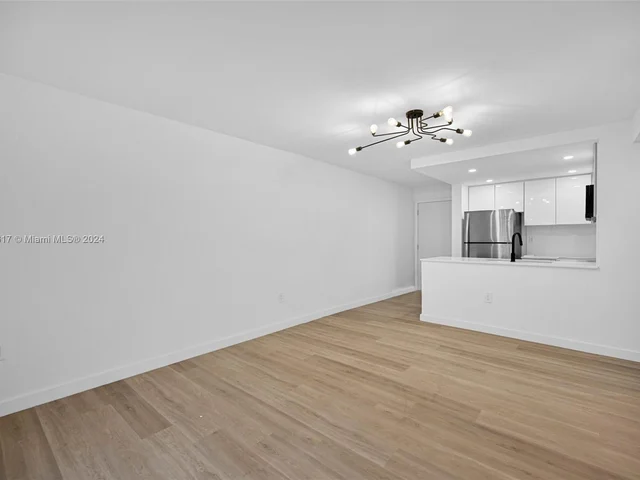 620 SW 10th St # 201, Miami FL 33130