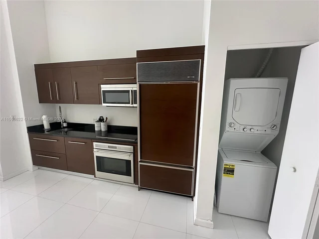 475 Brickell Ave # 4110, Miami FL 33131